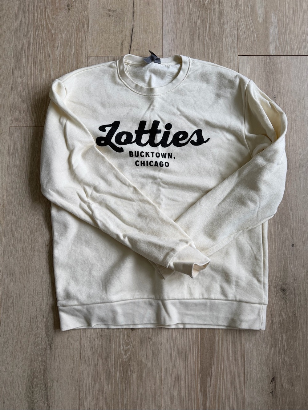 Lottie’s Bucktown Chicago Cream Crewneck Sweatshirt -Women’s Size L